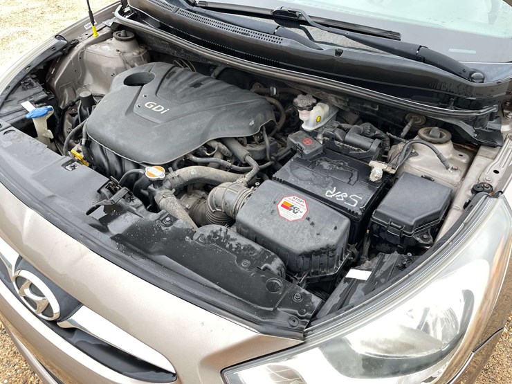 2012-hyundai-accent-4-door-sedan-(155,416-miles)-image-7