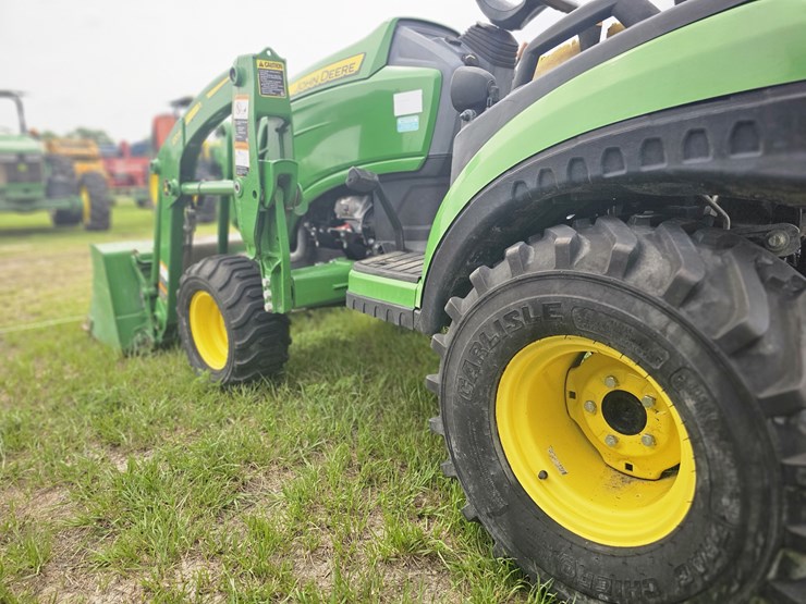 2018-john-deere-1025r-image-6