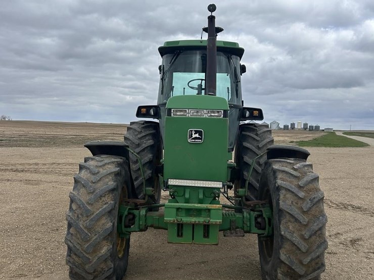 john-deere-4455-image-2