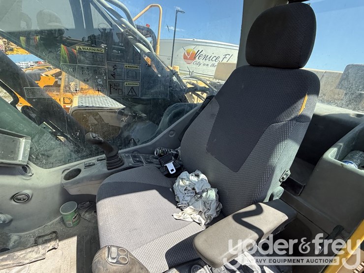 2012-volvo-ec250dl-image-27