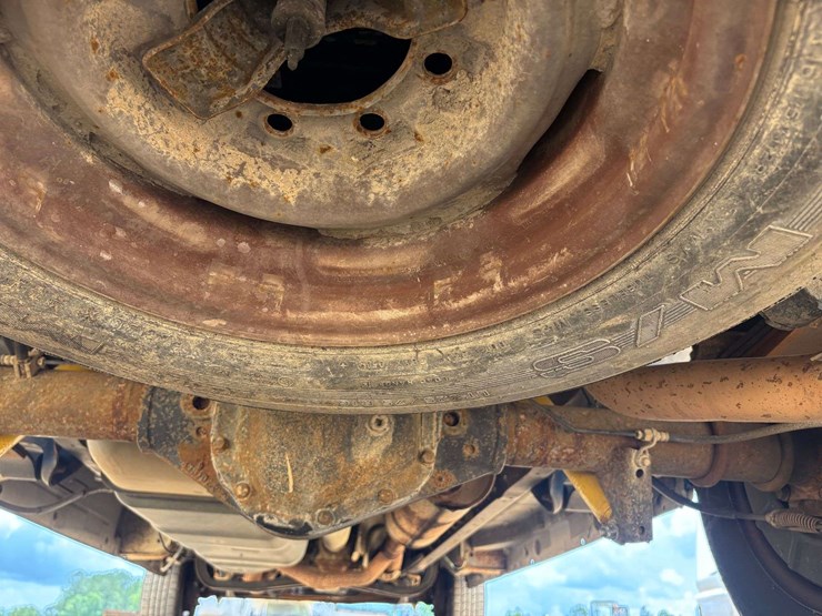 2009-utility-van-image-12