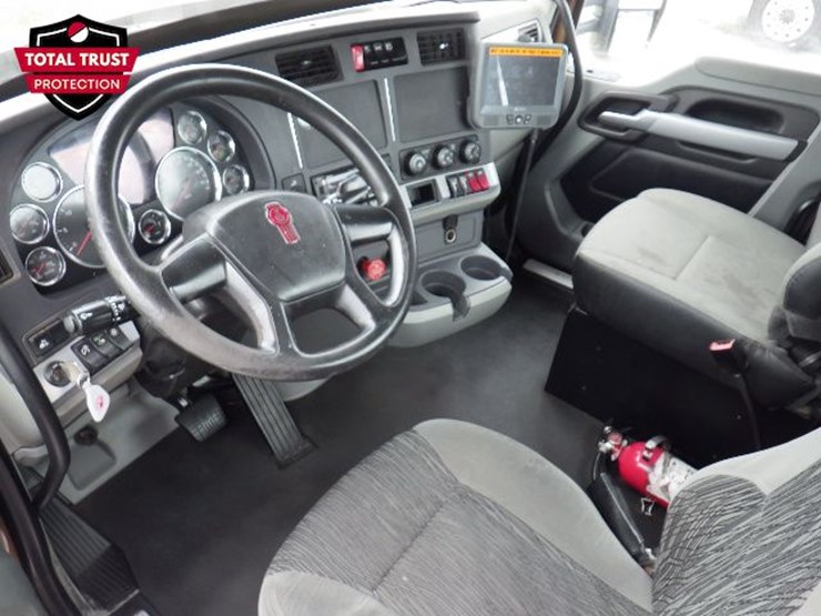 2022-kenworth-t680-image-16