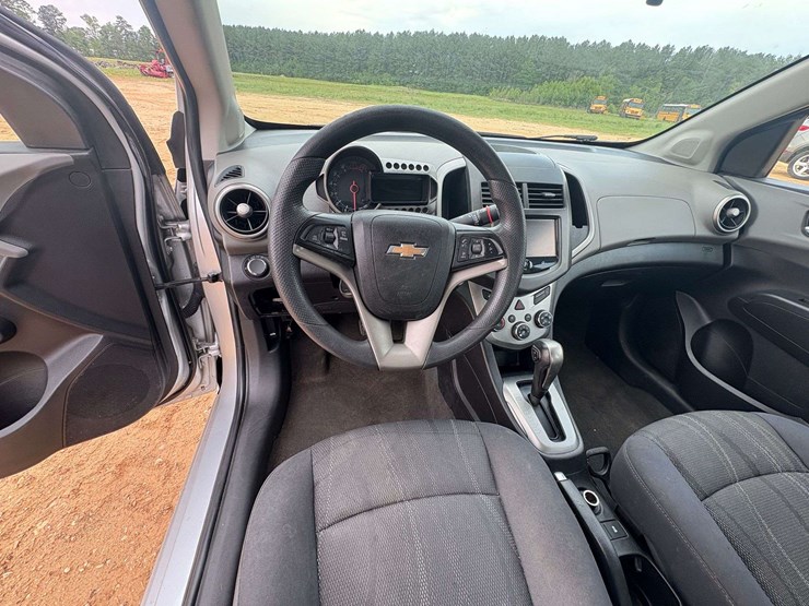 2015-chevrolet-sonic-lt-4-door-suv-(93,212-miles)-image-12