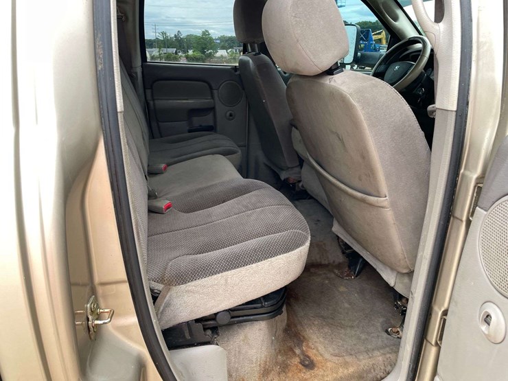 2004-dodge-ram-2500-image-16