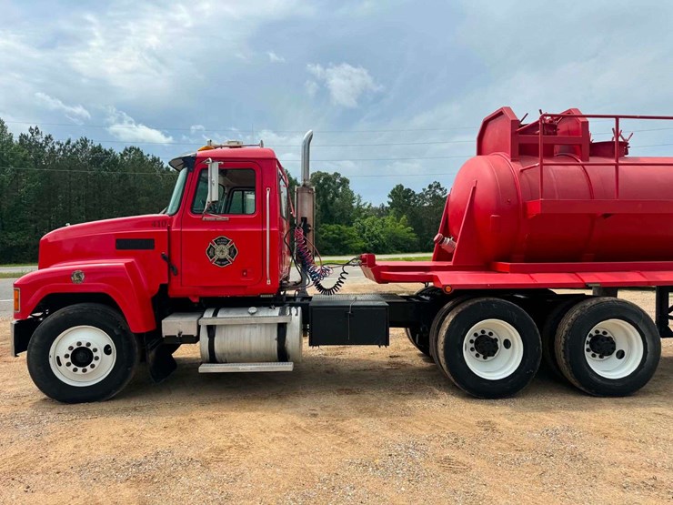 2001-mack-ch613-image-3
