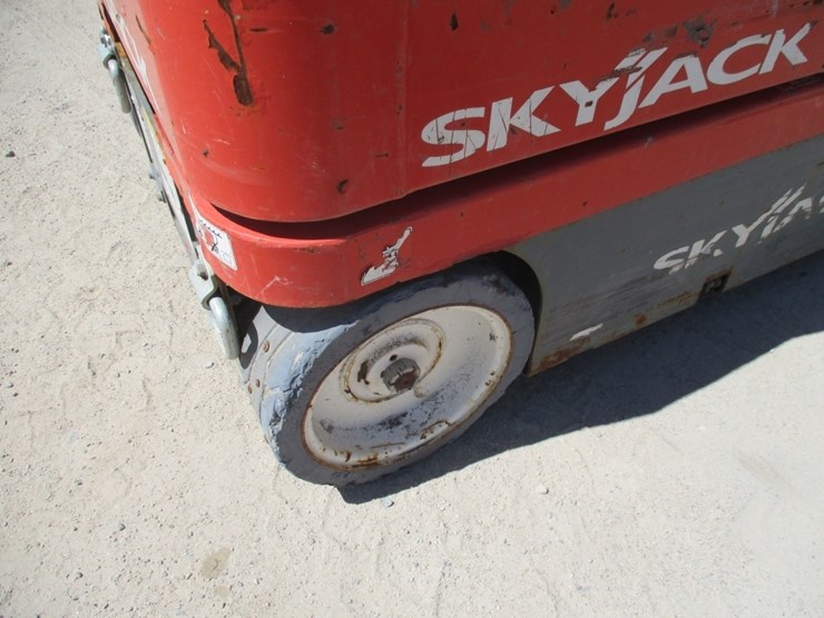 2018-skyjack-sj16-image-11