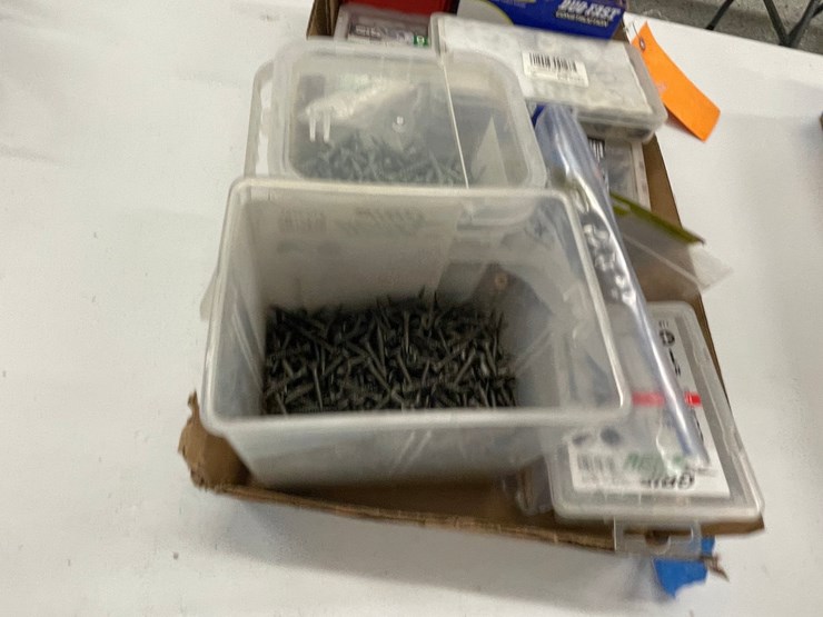 #8599-•-assortment-of-screws-image-8