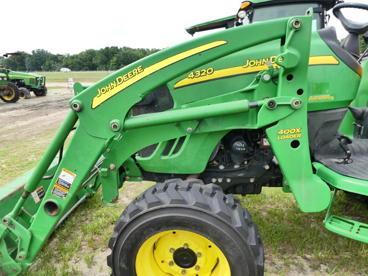 2011-john-deere-4320-image-9