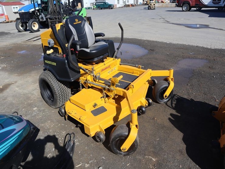 hustler-zt-zero-turn-mower-image-2