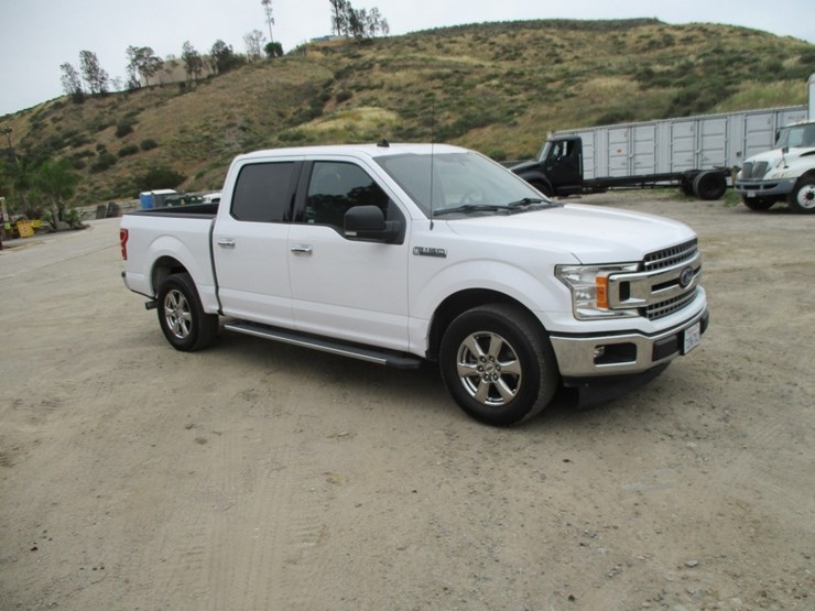 2019-ford-f150-xlt-image-2