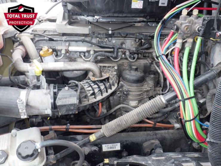 2019-freightliner-cascadia-126-image-19