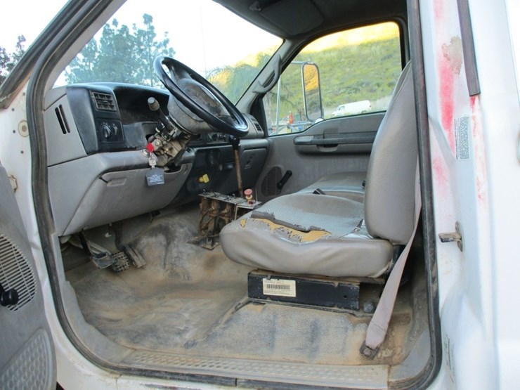 2001-ford-f750-xl-sd-image-8