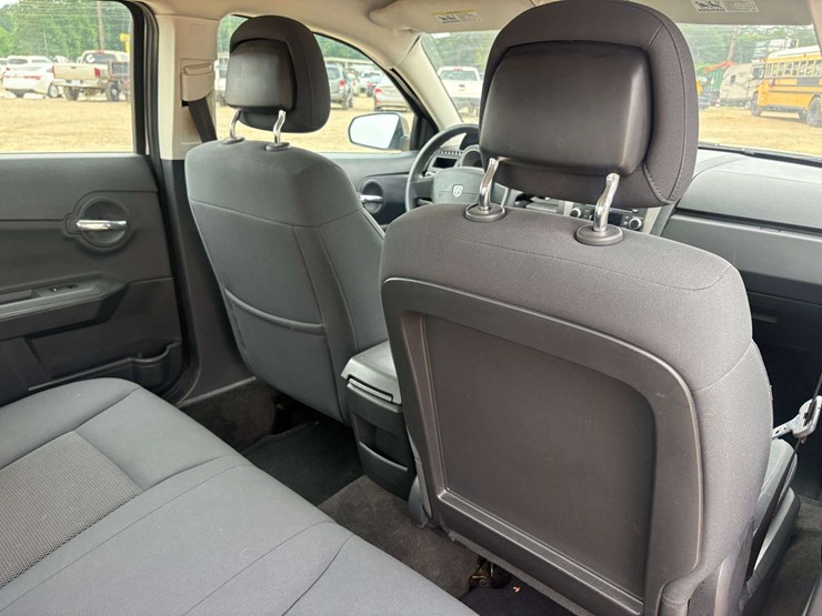 2010-dodge-avenger-4-door-sedan-(92,998-miles)-image-27