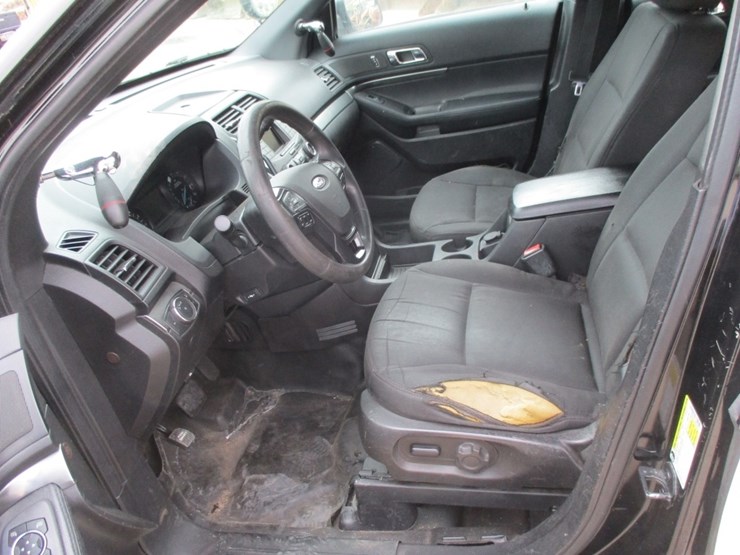 2017-ford-explorer-image-7