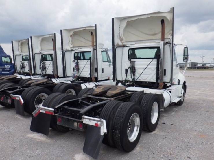 2017-international-prostar-image-9