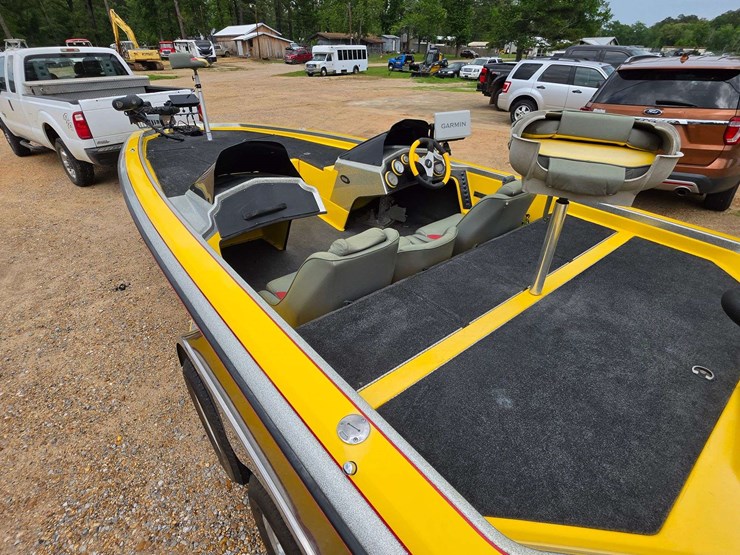2007-bullet-21xdc-21ft-high-performance-bass-boat-/-225hp-evinrude-motor-image-9