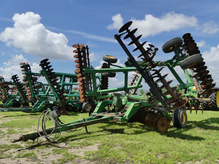 john-deere-637-image-1