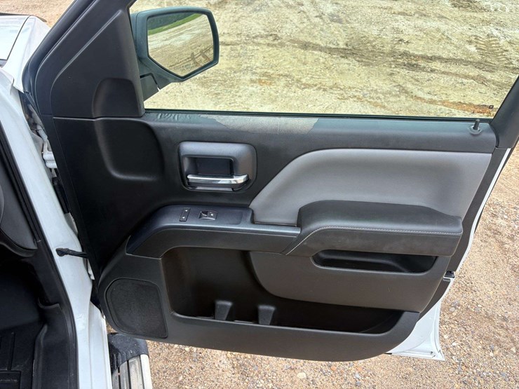 2015-chevrolet-1500-image-28