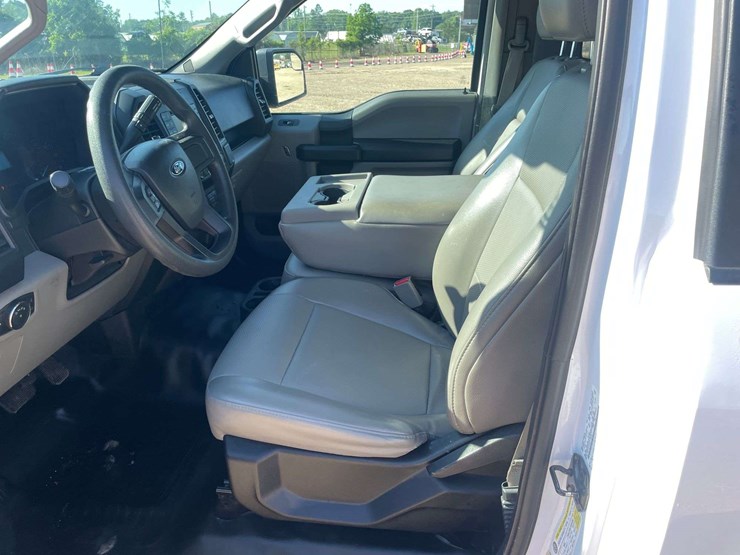 2016-ford-f150-xl-image-10