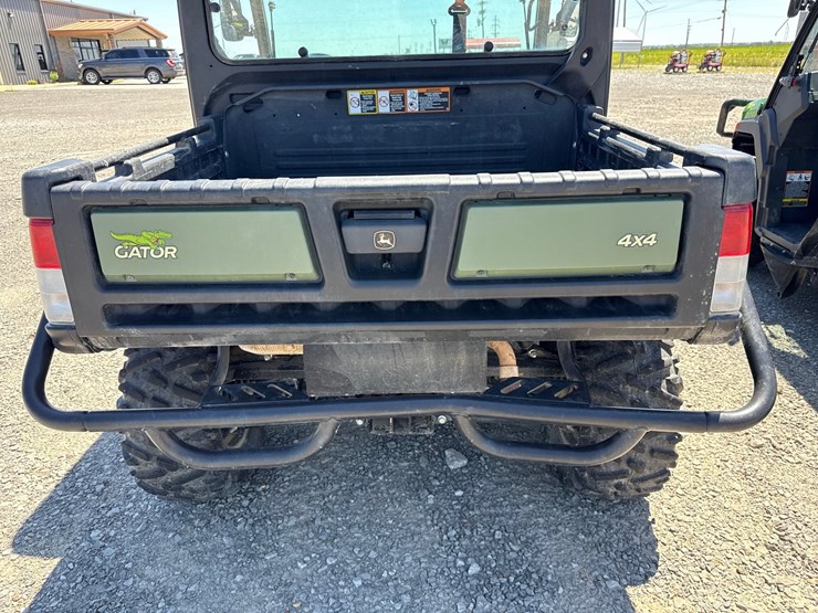 2023-john-deere-gator-image-9