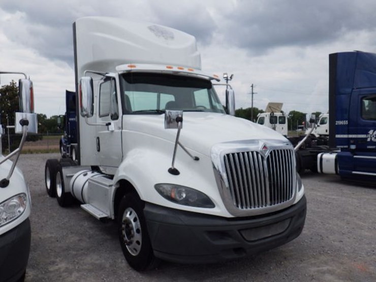 2017-international-prostar-image-4