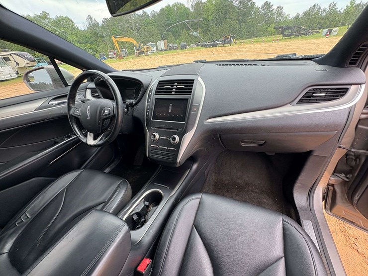 2016-lincoln-mkc-premier-4-door-suv-(128,646-miles)-image-24