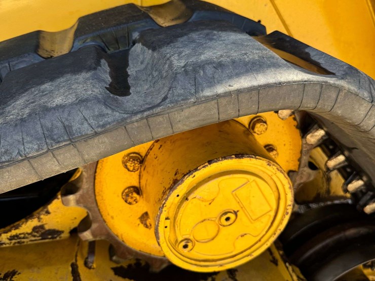2015-caterpillar-279d-image-10
