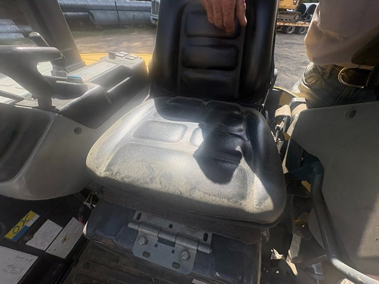 new-holland-e50b-image-58