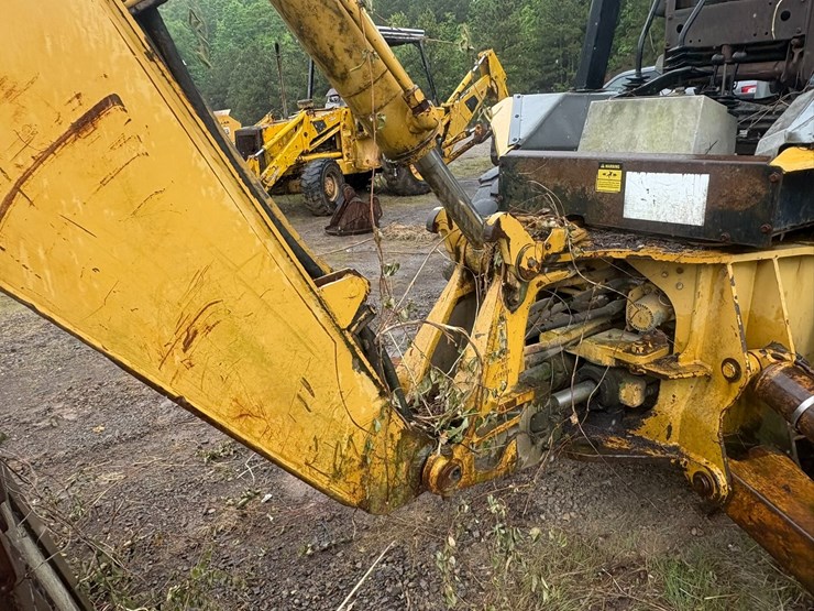 caterpillar-416b-image-22