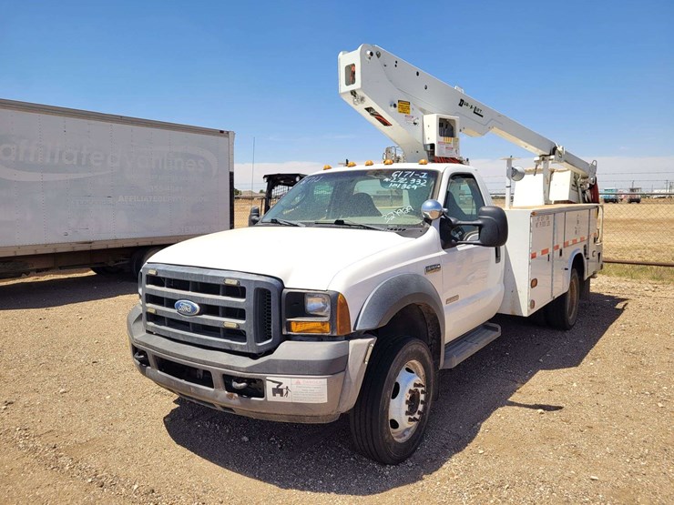 2007-ford-f550-image-1