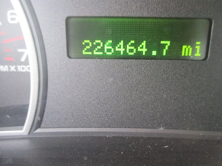 2010-ford-explorer-xlt-image-19