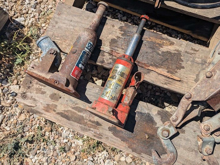 assorted-vehicle-equipment-image-5