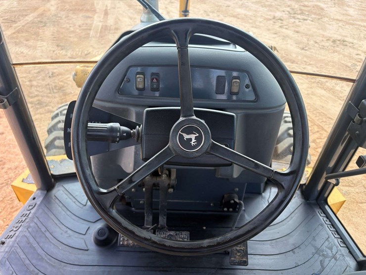 deere-310sg-image-21