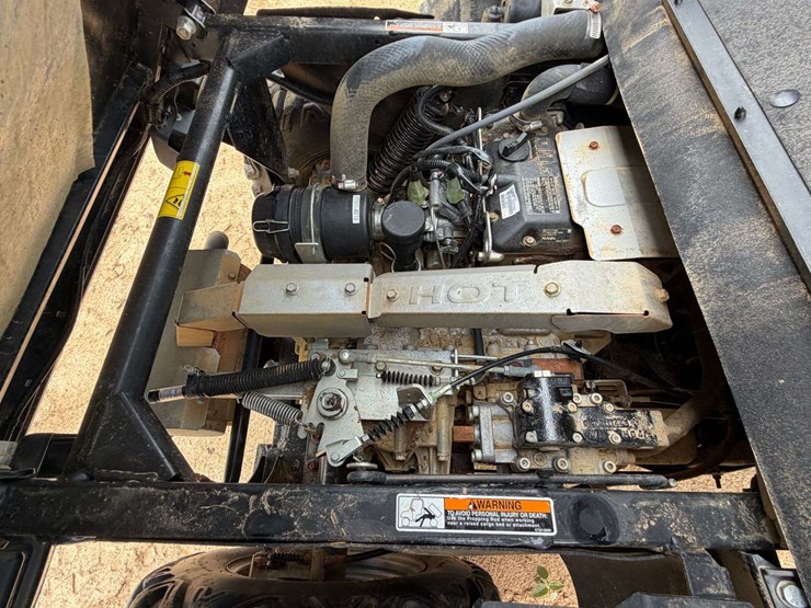 2022-kubota-rtv520-image-16