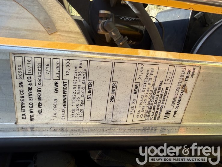 2016-kenworth-t300-image-18