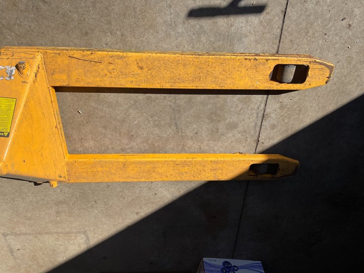 #1816-•-4,400-lbs.-pallet-jack-image-8