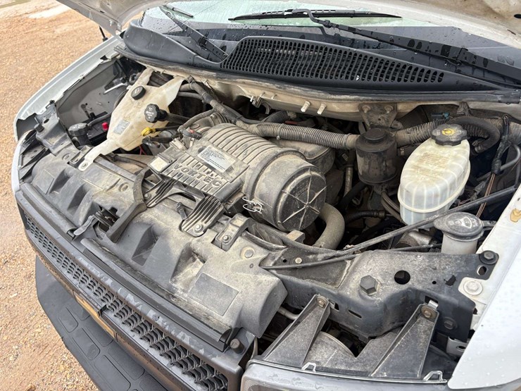 2018-chevrolet-express-3500-image-32