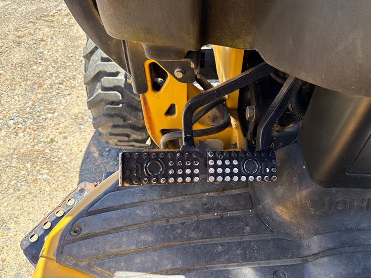 john-deere-110-image-32