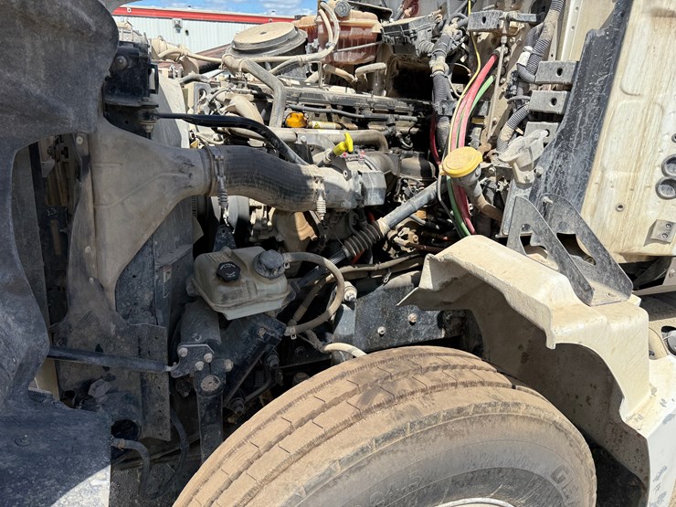 2018-western-star-4700-image-23