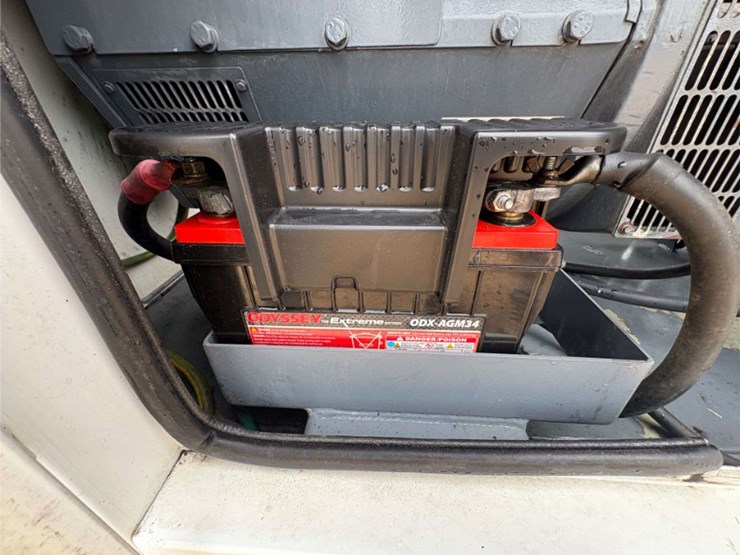 2012-aggreko-143-kw-skid-mounted-generator-image-19