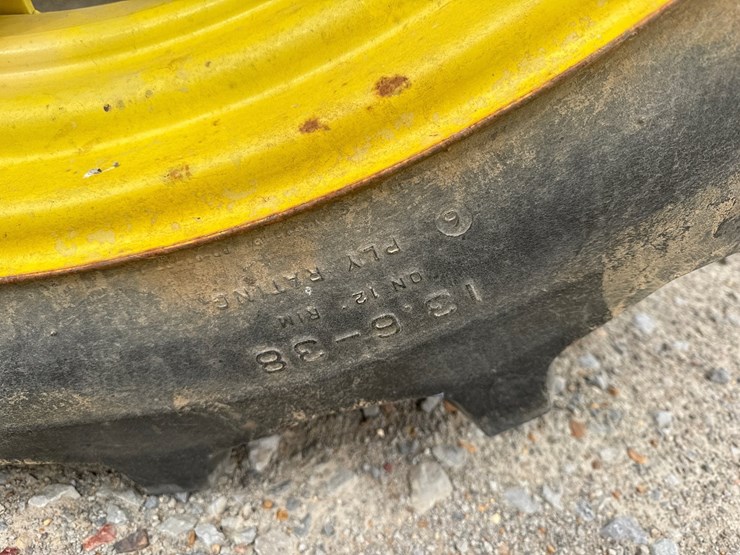 1993-john-deere-6400-image-18