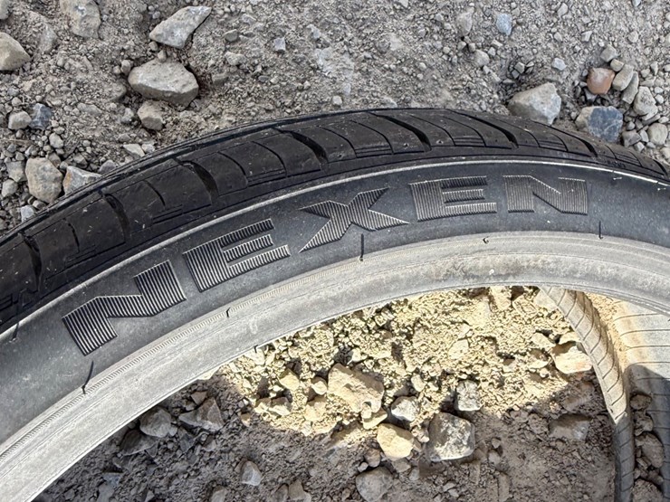 #2805-•-(1)-nexen-225/35zr20-tire-inv#-2805-image-6