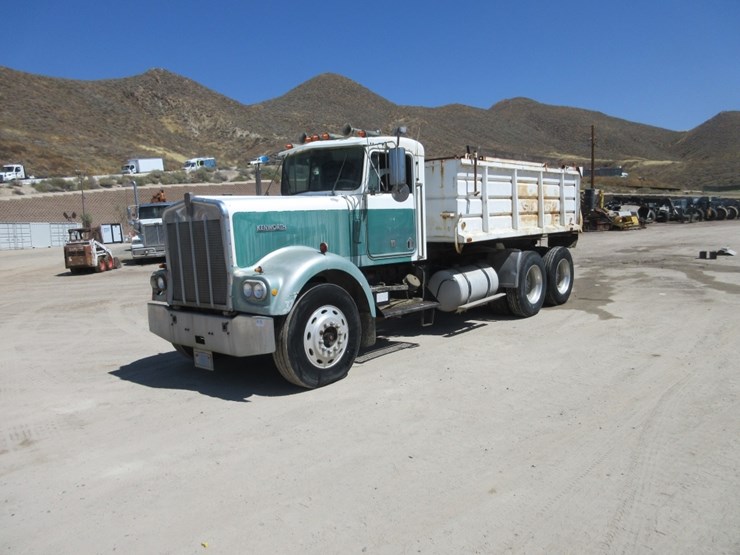 1981-kenworth-w900-image-1