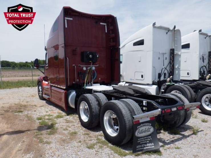 2023-peterbilt-579-image-18