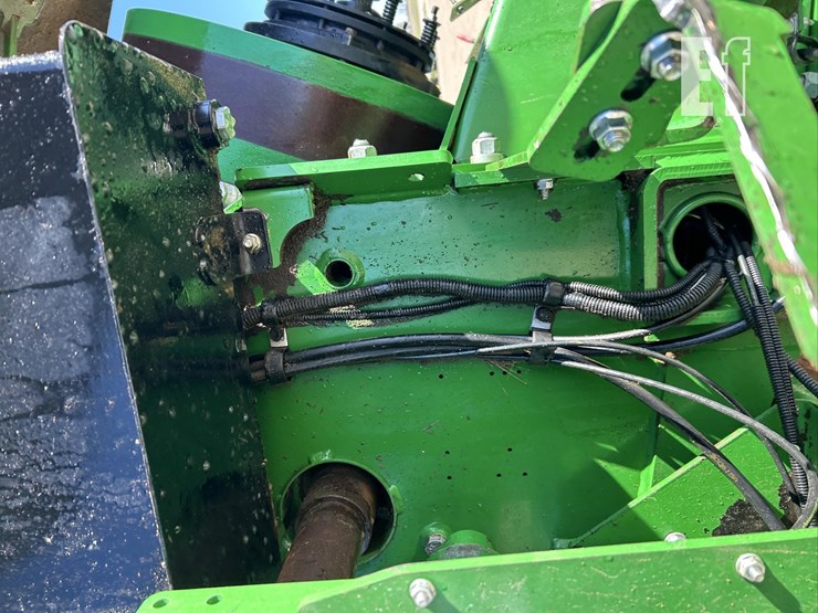 2016-john-deere-l340-image-91