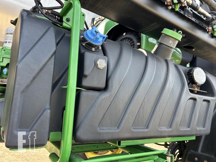 2020-john-deere-r4045-image-33
