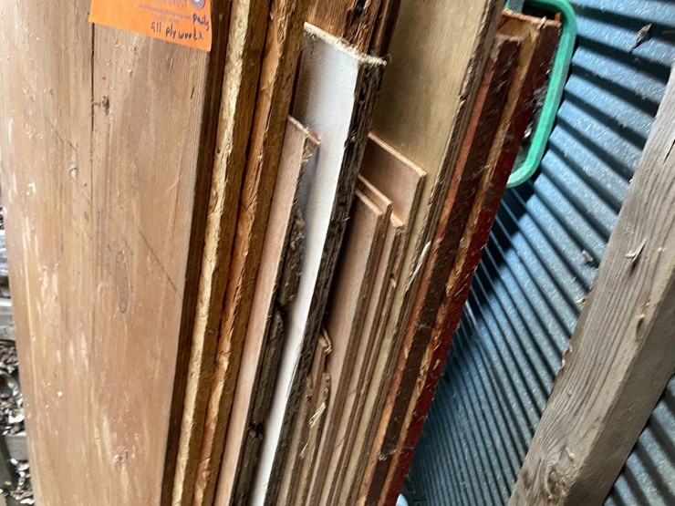 #1892-•-sheets-of-plywood-and-usb-and-5-gallon-buckets-image-4