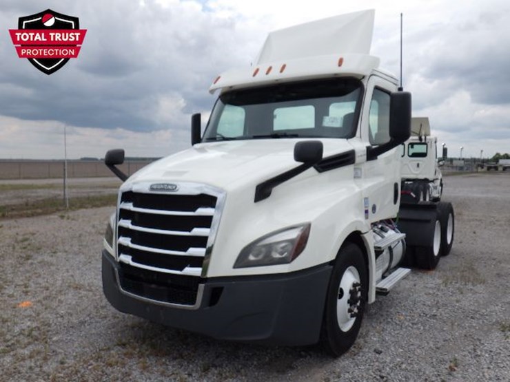 2019-freightliner-cascadia-126-image-1