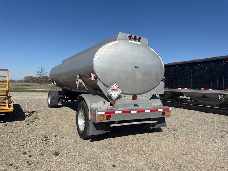 #42730-•-1996-weld-it-s/a-5400gal-fuel-trailer-1w9t23269tl010011-inv#-42730-image-4