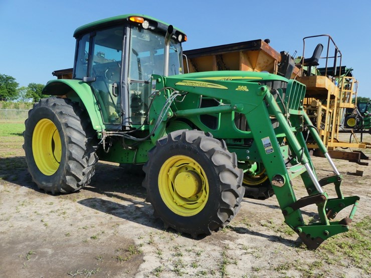 john-deere-6715-image-2